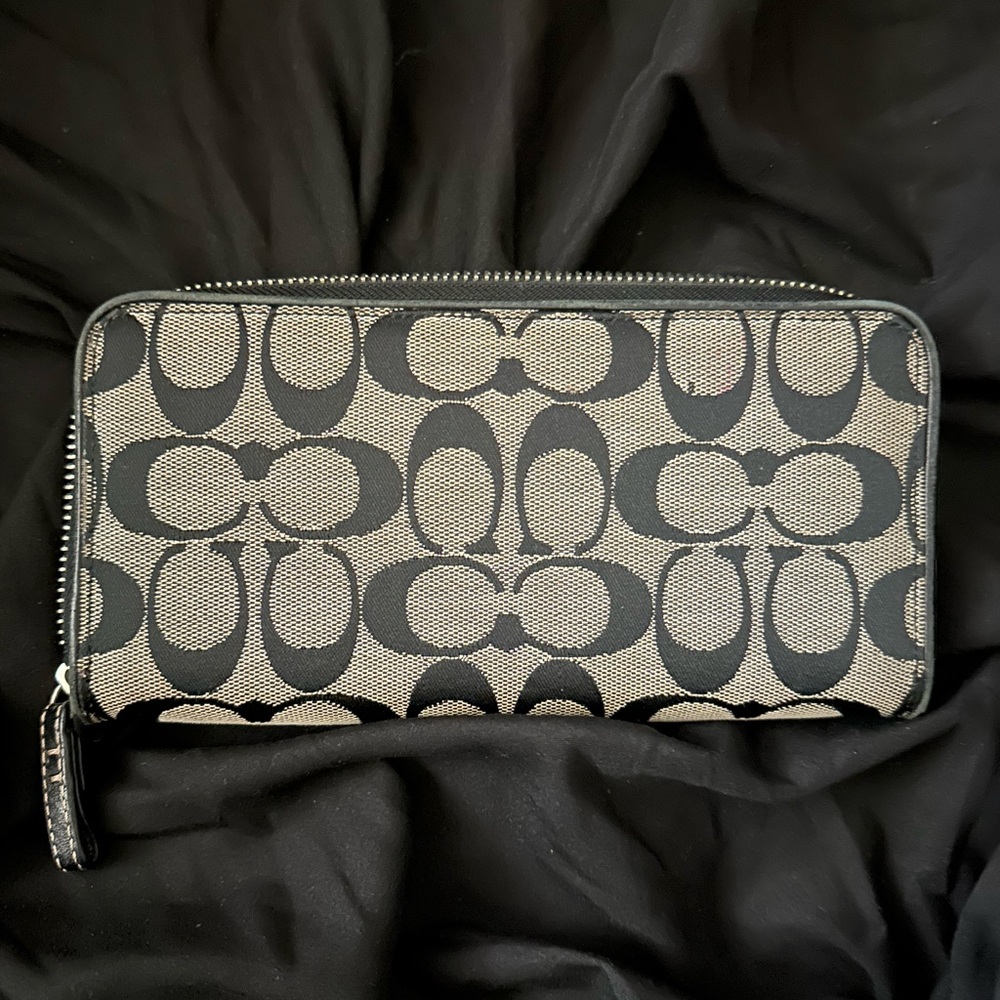 Coach Wallet - Picture 2 of 4